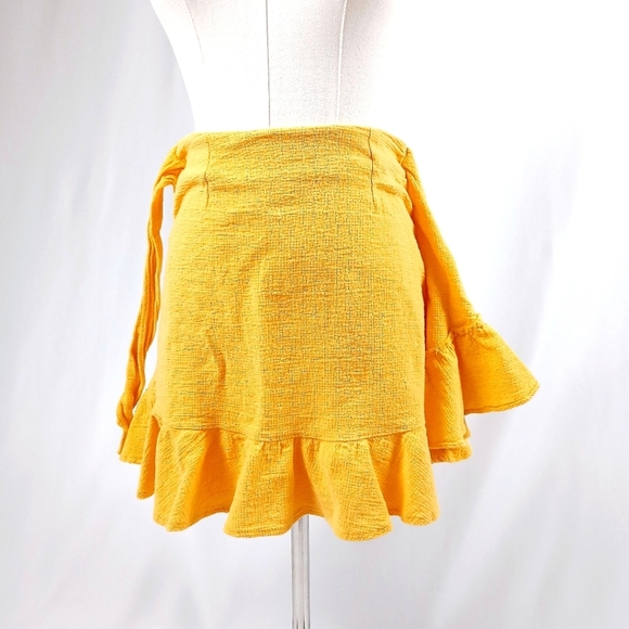 Saints + Secrets Yellow Ruffle Wrap Mini Skirt M - Picture 2 of 4